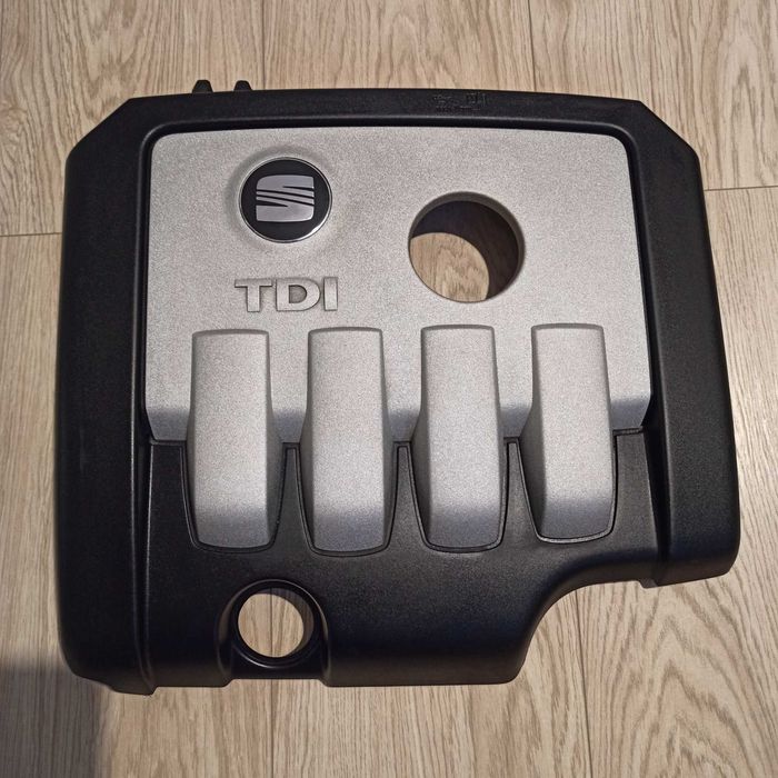 Osłona, pokrywa silnika Seat