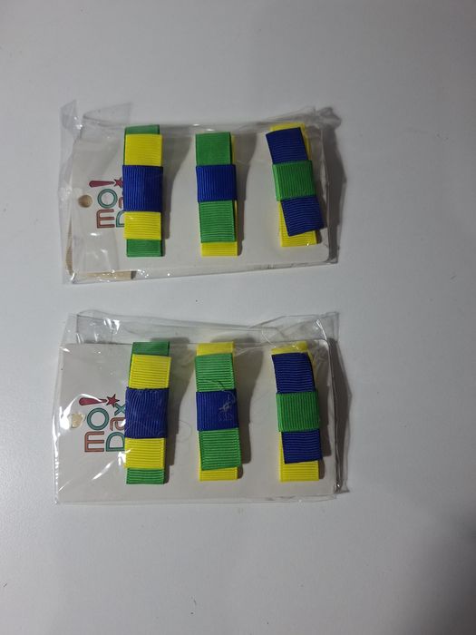 2 cartelas com presilhas para cabelo tema Brasil