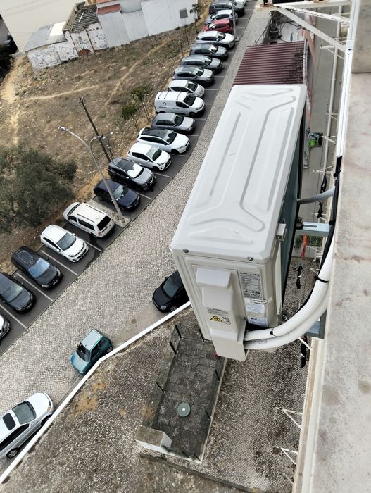 Montagem e manutenção de ar condicionado e