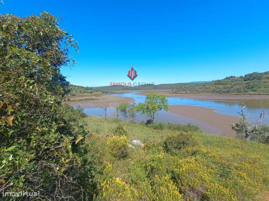 Quinta com 9 Hectares , junto ao rio Arade excelente investimento