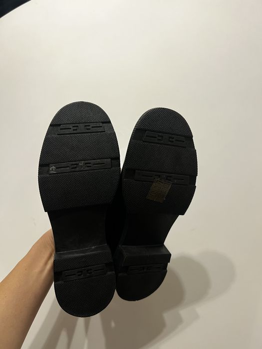 Нові туфлі лофери