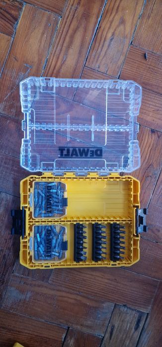 Caixa dewalt com pontas