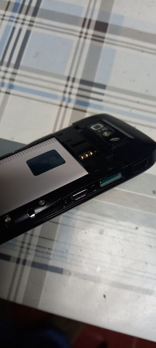 Telemóvel  Nokia e71-1