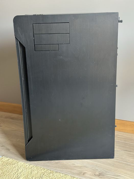 Lian Li TYR PC-X2000B Full Tower em alumínio — rara e completa