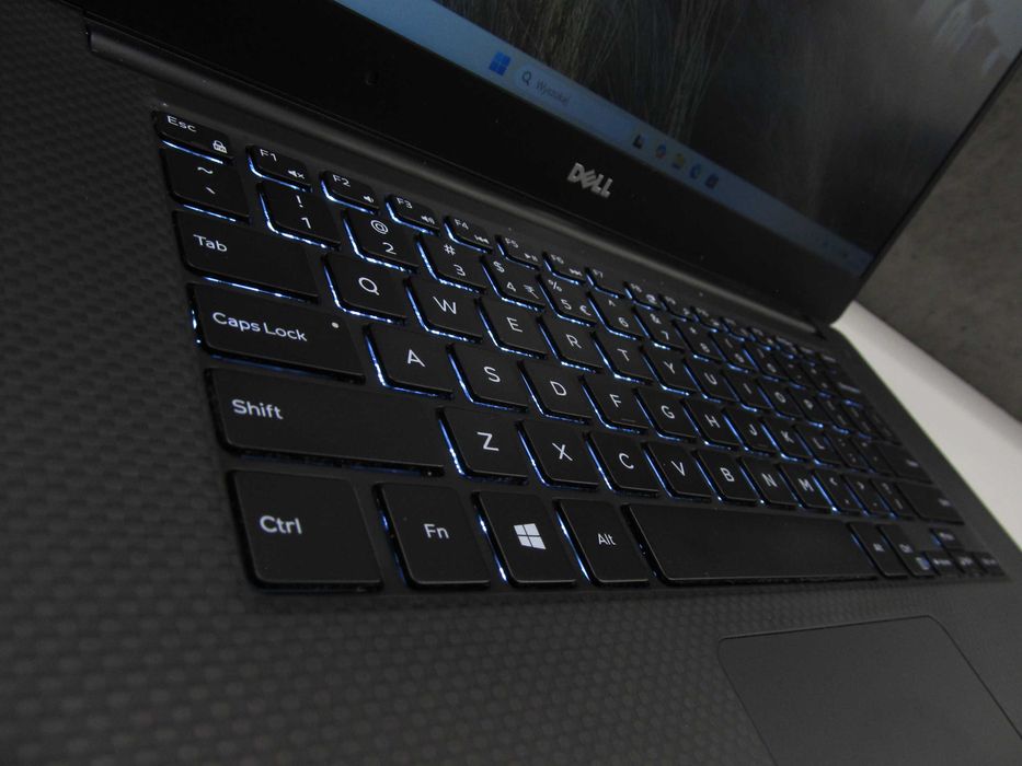 Dell Precision 5520 i7 7th 16GB dysk 256SSD Nvidia Quadro Windows 11