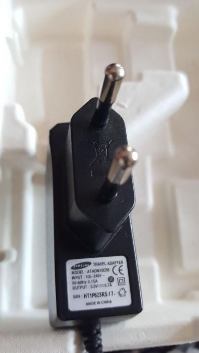 Ładowarka + słuchawki