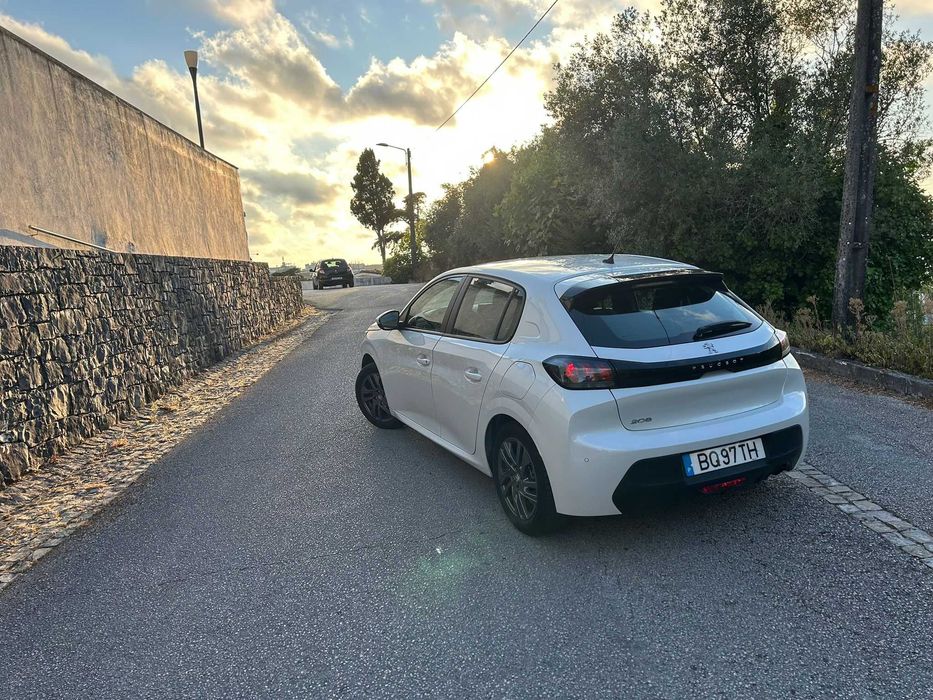Peugeot 208 2021