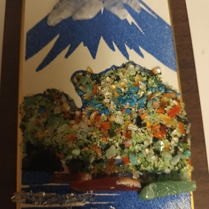 Панно на доске " Фудзи и Кавагутико", украшено камнями