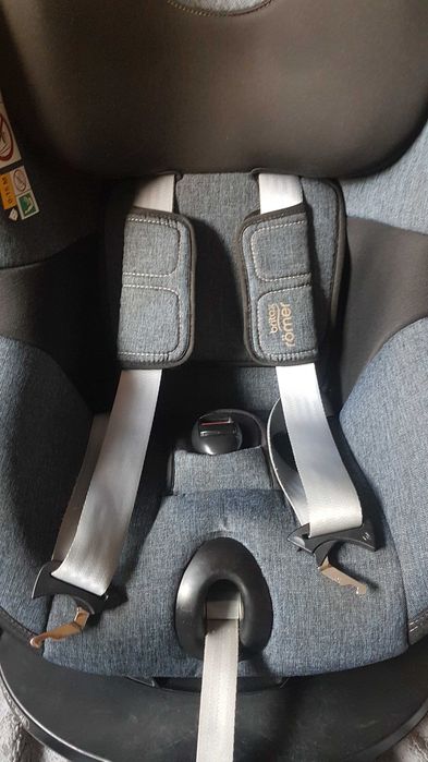 Fotelik Britax Romer Dualfix M i-Size, 61-105 cm, do 18 kg