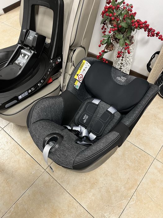 Автокрісло Britax Römer DUALFIX 3 i-SIZE Група 0+/1 (0-18 кг)