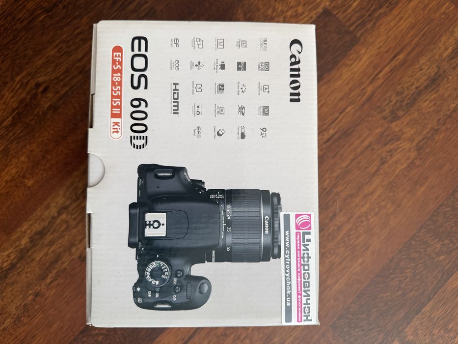 Фотоапарат Canon  EOS 600 D