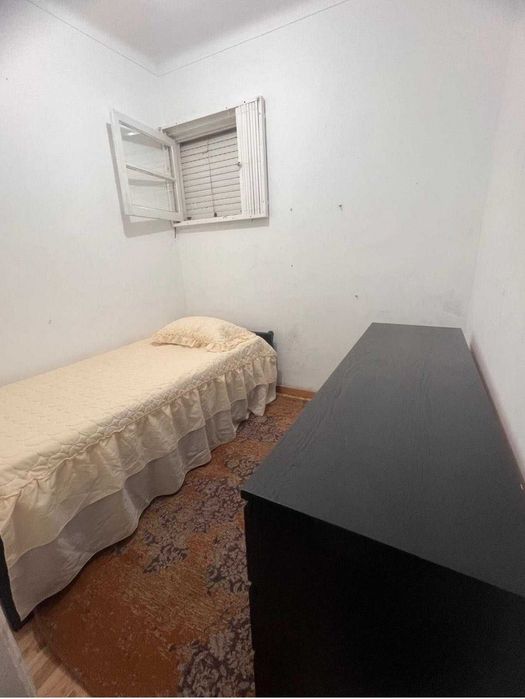 Arrendo quarto de solteiro