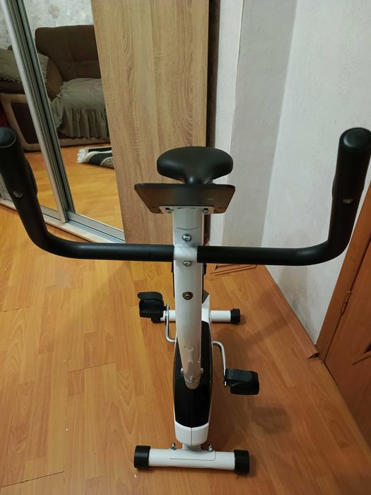 Велотренажер з дисплеєм  HOT-SPORT HS-045H