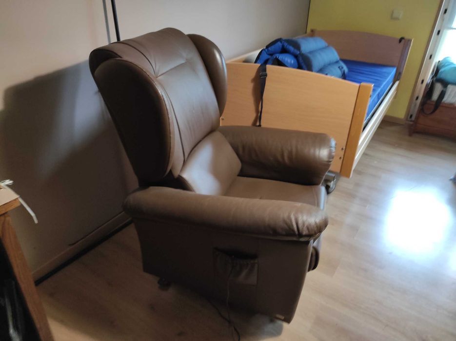 Cadeirão stanah em pele