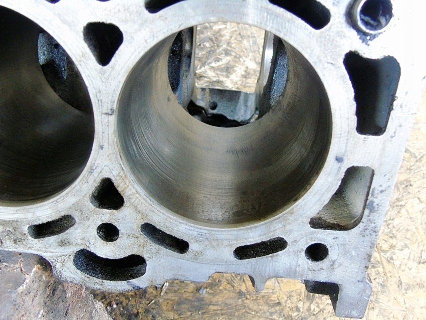 Blok Silnika 2.3 16V Ford Maverick Mazda Tribute Transit Gz