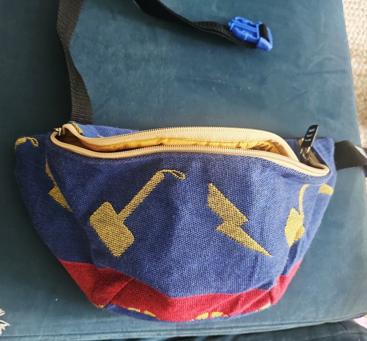 Nerka Saszetka z chusty do noszenia, skrawek  duża jak nowa Avengers Thor
