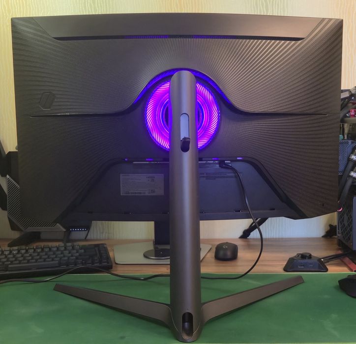 Samsung Odyssey G7 32 2K 240Hz