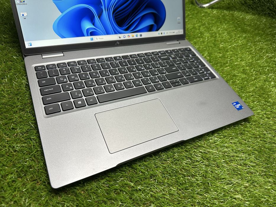 Dell Precision 3560 15,6 FHD IPS|i5-1145G7|16Gb|256Gb|IrisXE+NVIDIA T500
