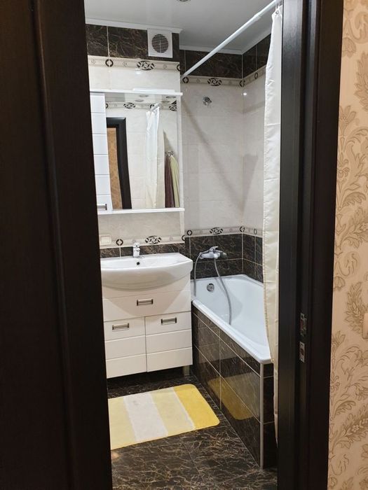 Оренда однокімнатної великої квартири в новобудові. ЖК премьер холл