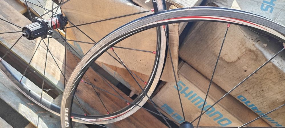 Par de rodas Shimano