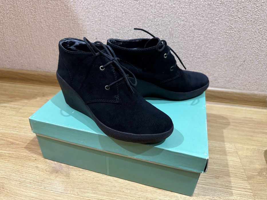 Черевикі замшеві clarcs