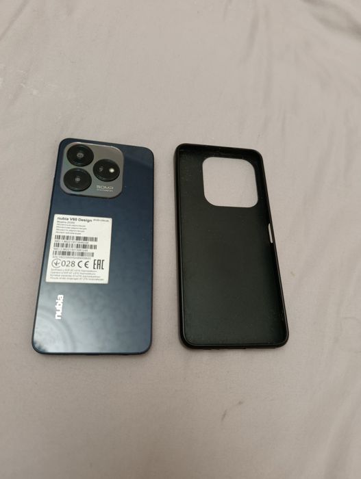 Телефон ZTE nubia V60 Design