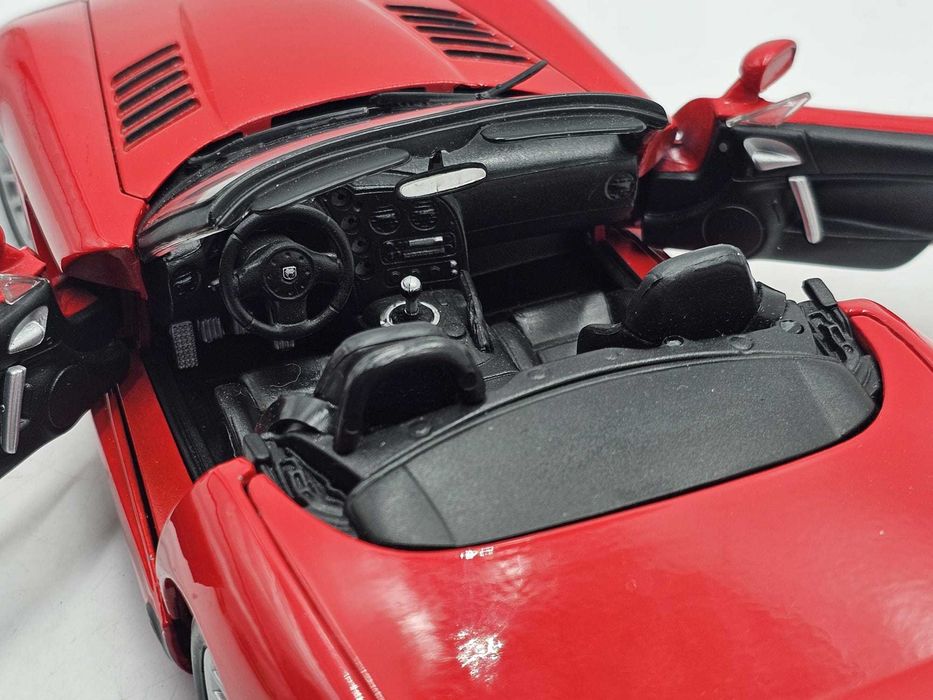 Motor Max 1/18 - 2003 Dodge Viper SRT 10 kabriolet czerwony
