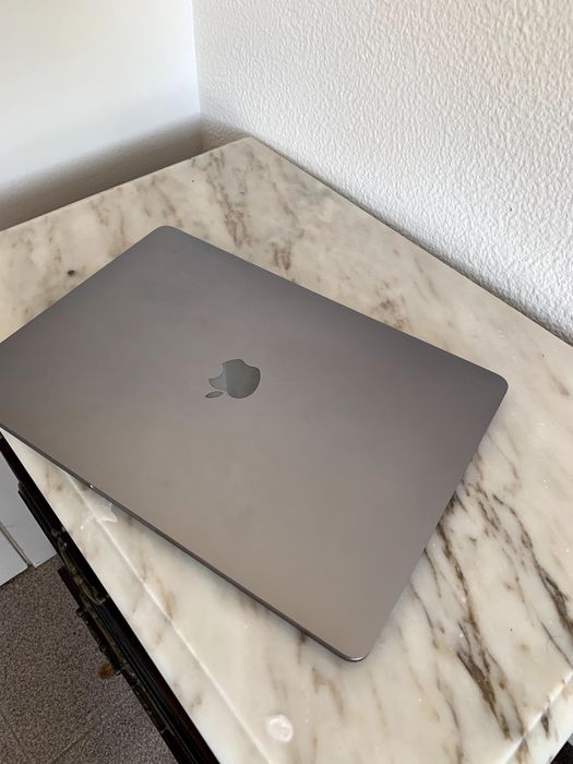 MacBook Pro 2017508799723358146561