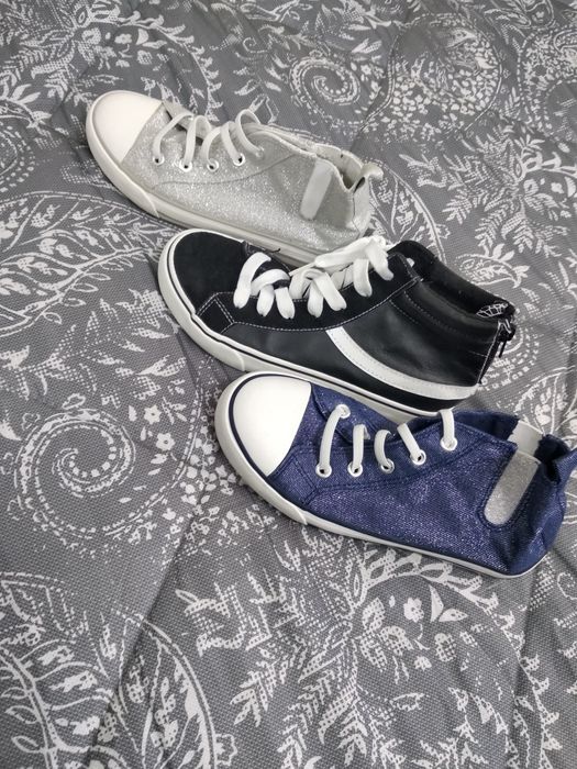 Vários calçados Zara, Nike, All Star, Reebok e Primark