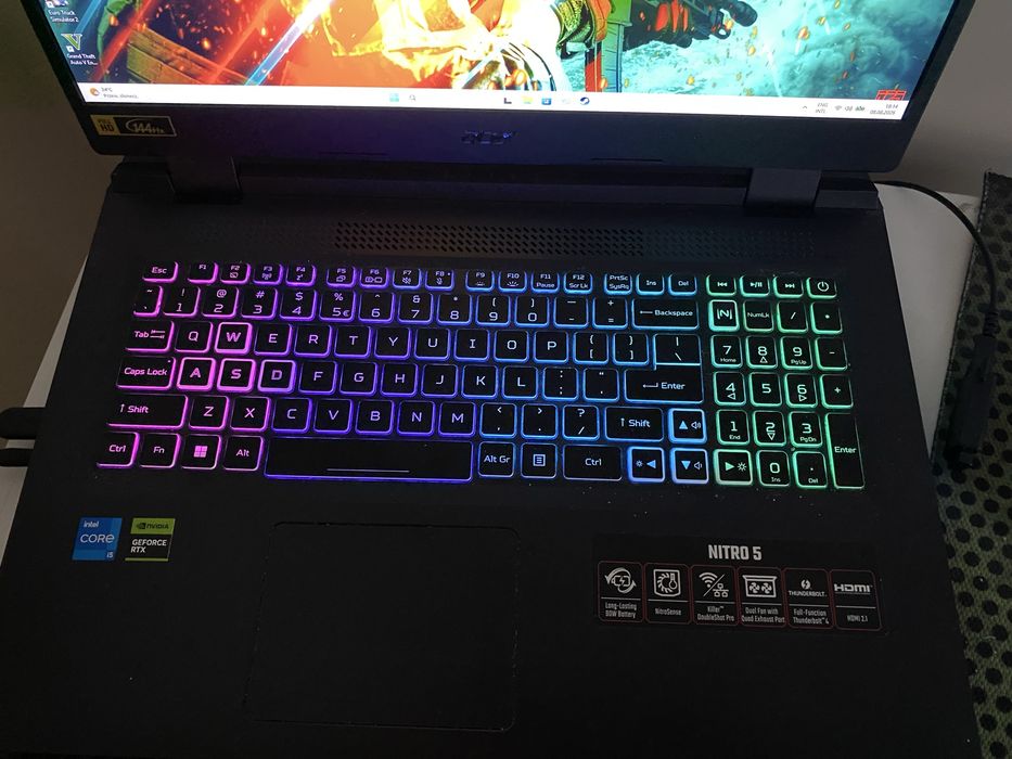 Laptop Acer Nitro 5  17.3  rtx4060 i5 12400h