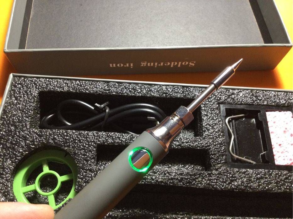 Паяльник аккумуляторный , сьемное жало .