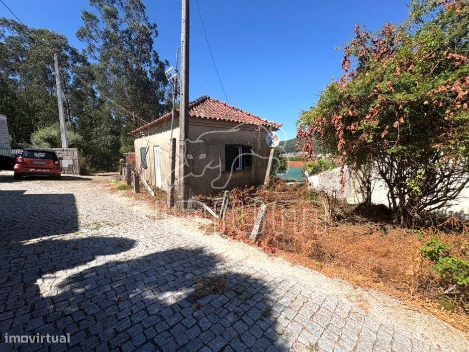 Moradia Para Recuperar Com 785 M² De Terreno | Fragoso