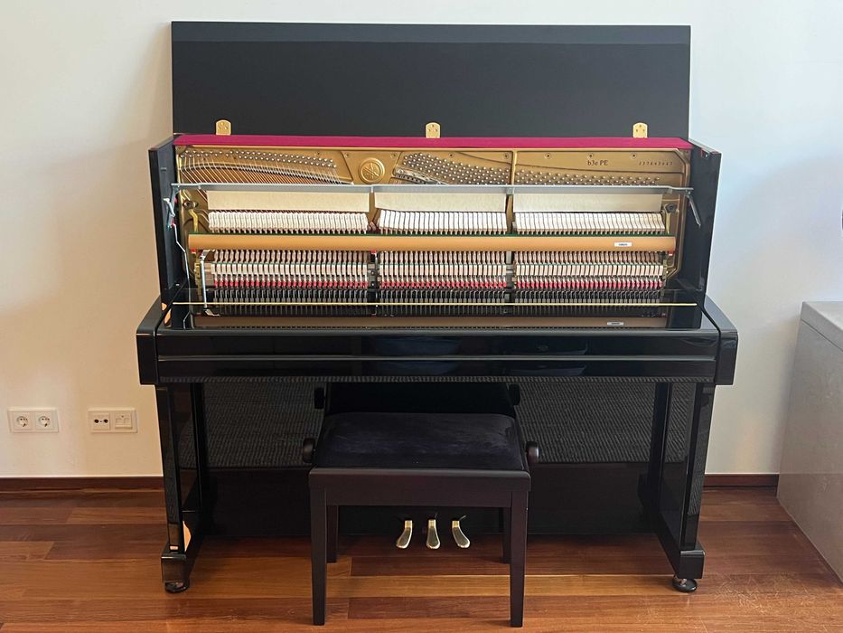 Piano Vertical Yamaha B3 PE Preto Polido – Como Novo, Sem Uso – Transporte Incluído