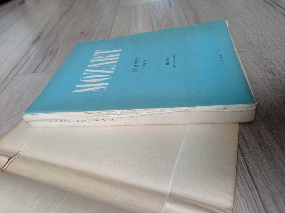 zbiór nut sonat fortepianowych Wolfganga Amadeusa Mozarta