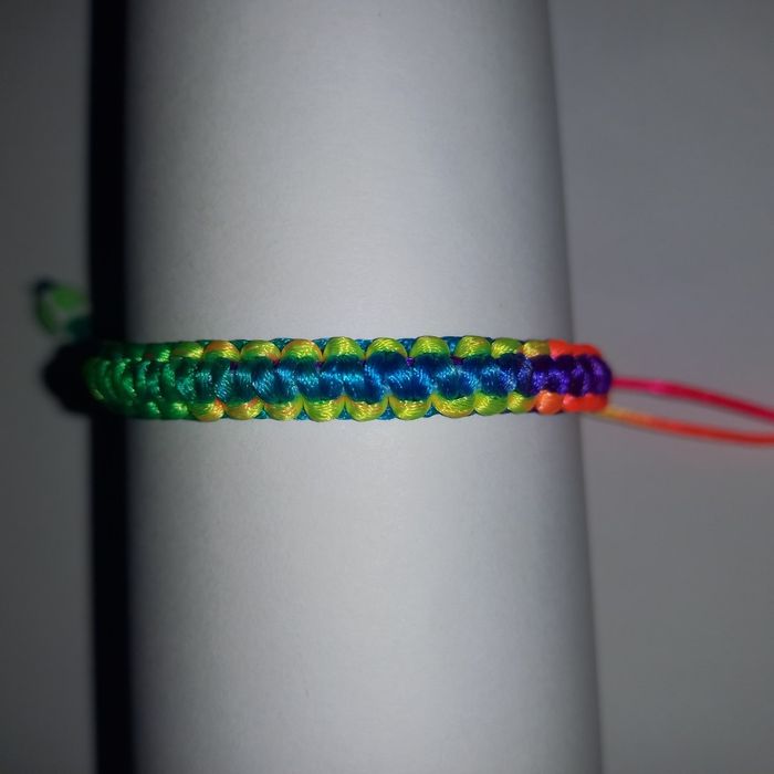 Плетені браслети