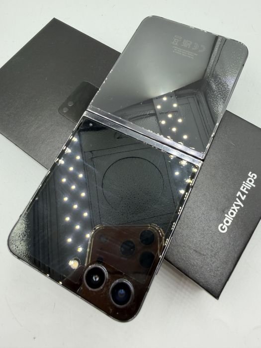 Składany smartfon Samsung Galaxy Z Flip 5, 8/256GB, bdb stan