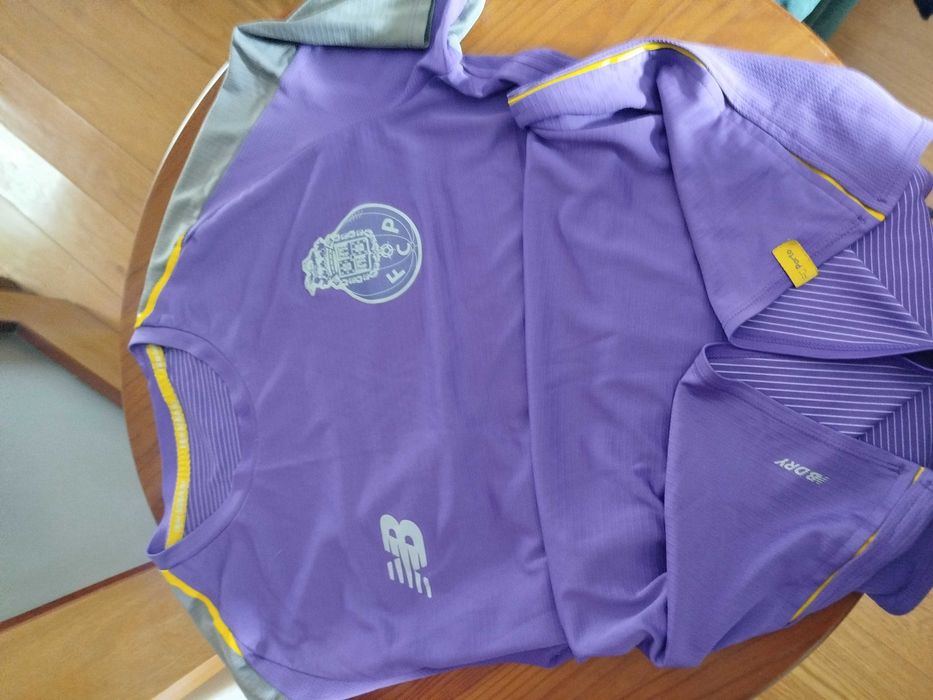 Roupa do FCP original a partir de 2 euros