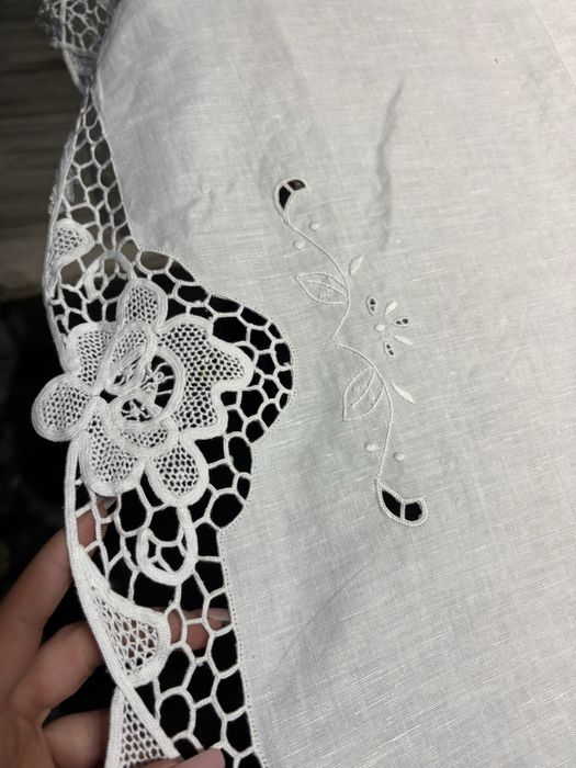 Toalha de mesa em linho com bordado manual e 12 guardanapos