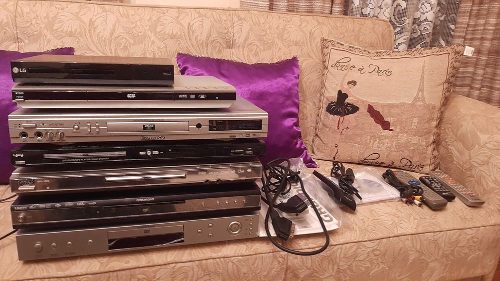 leitores de DVDs e CDs vários