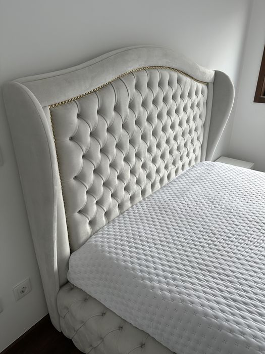 Cama King Size, Modelo Capitonê