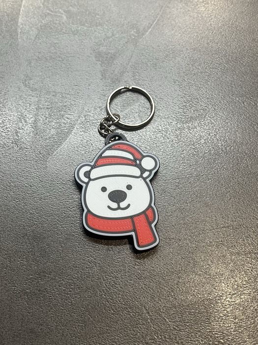 Chaveiro urso polar de Natal com gorro e cachecol