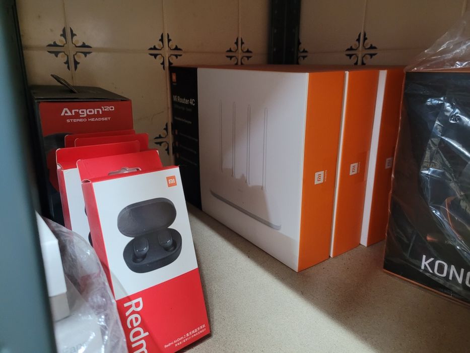 Vendo stock tecnologia e informática.