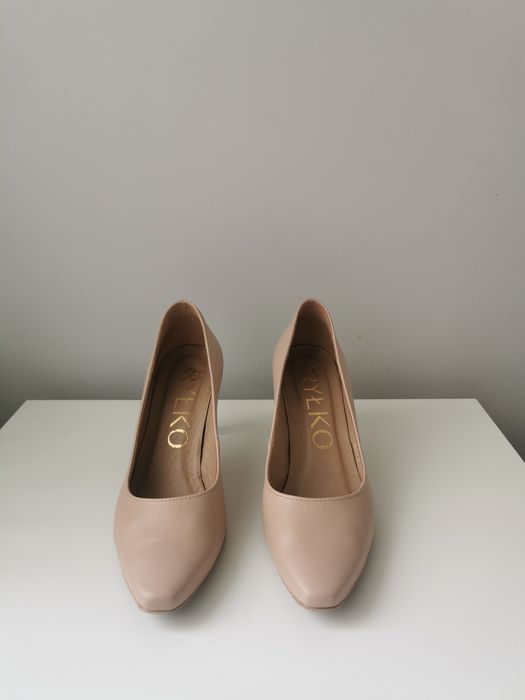 Bezowe szpilki Ryłko, obcas 7,5 cm