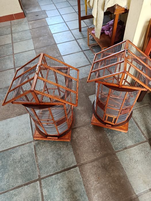 Gaiola para pássaros de porte pequeno