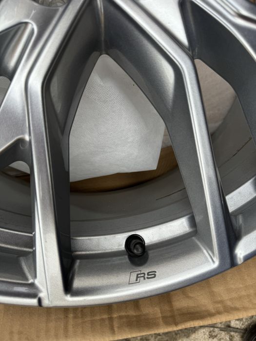 Felga 8,5x21 ET40 Audi Q4 e-tron 89A RS ładna