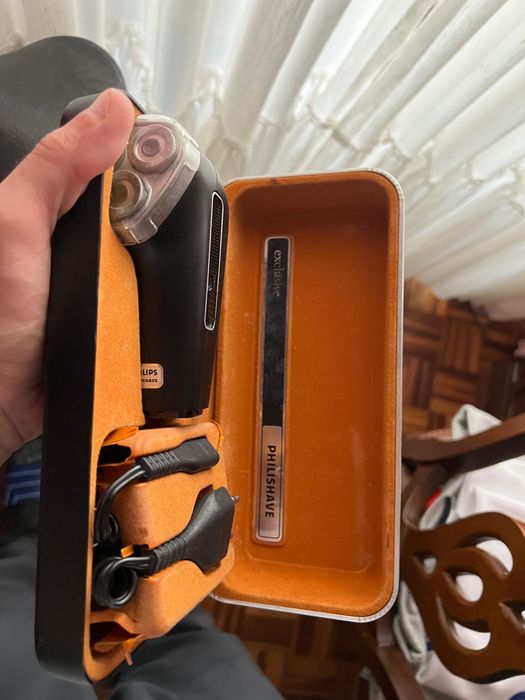 Maquina de cortar barba antiga