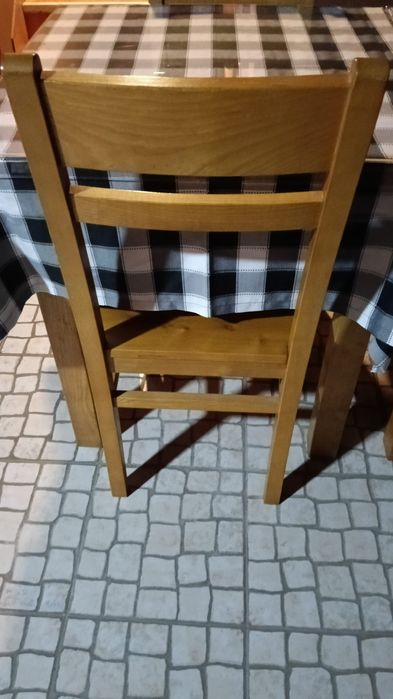 Vários modelos de mesas contactar por telefone