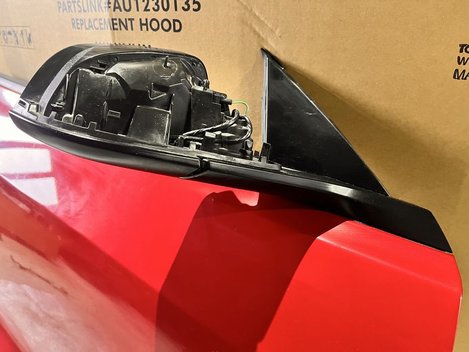 праві двері Tesla Model 3