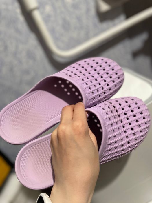 Жіночі шльопанці 38 розмір тапочки крокси резиновые тапки