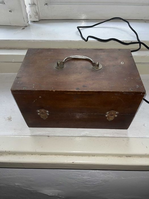 Máquina médica antiga de choques elétricos